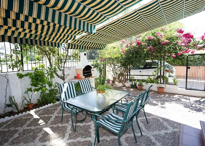 El Patio De La Bugambilla